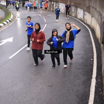 Runner Photo 7946045
