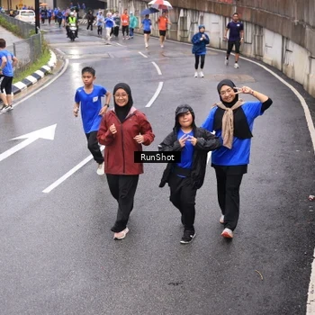 Runner Photo 7946054