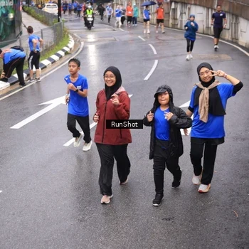 Runner Photo 7946055