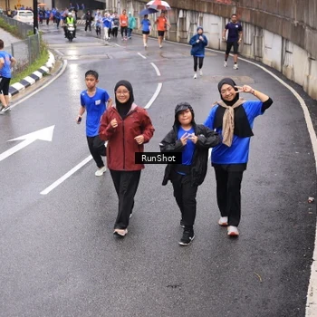 Runner Photo 7946056
