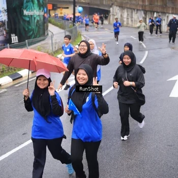 Runner Photo 7946061