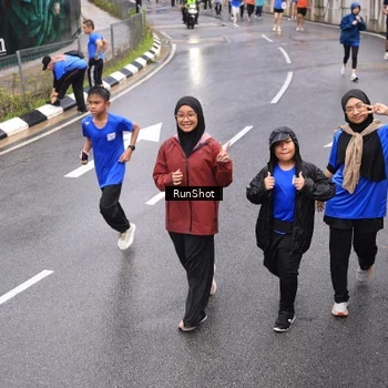 Runner Photo 7946064