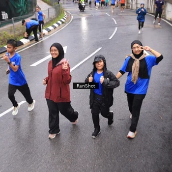 Runner Photo 7946067