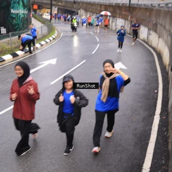 Runner Photo 7946070