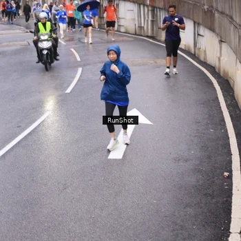 Runner Photo 7946071