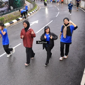 Runner Photo 7946073