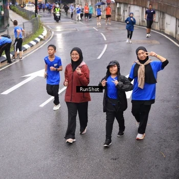 Runner Photo 7946077