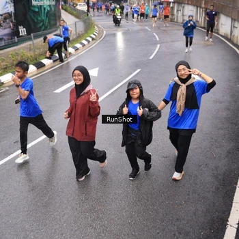 Runner Photo 7946080