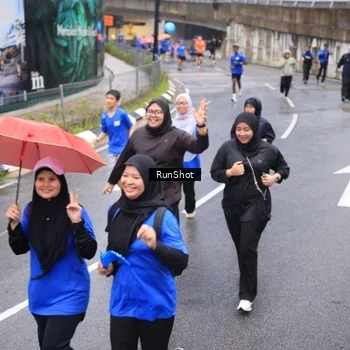 Runner Photo 7946086