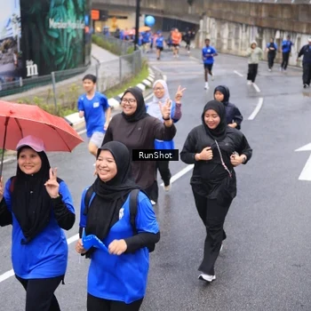 Runner Photo 7946094