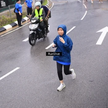 Runner Photo 7946098
