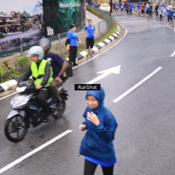Runner Photo 7946101