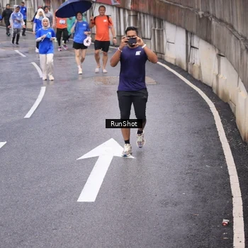 Runner Photo 7946112