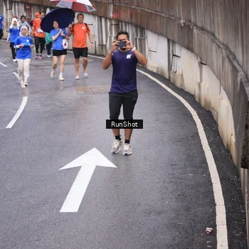 Runner Photo 7946113