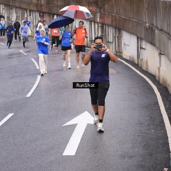 Runner Photo 7946123