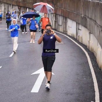 Runner Photo 7946130