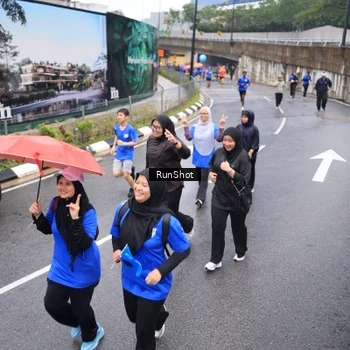 Runner Photo 7946131