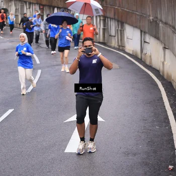 Runner Photo 7946134