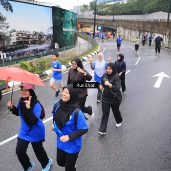 Runner Photo 7946142