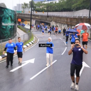 Runner Photo 7946150