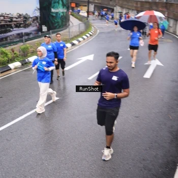 Runner Photo 7946170