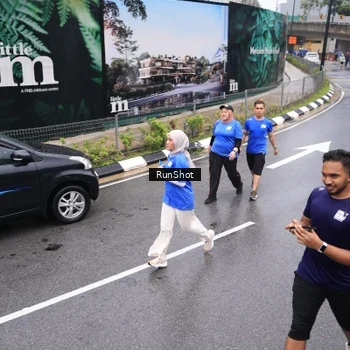 Runner Photo 7946176