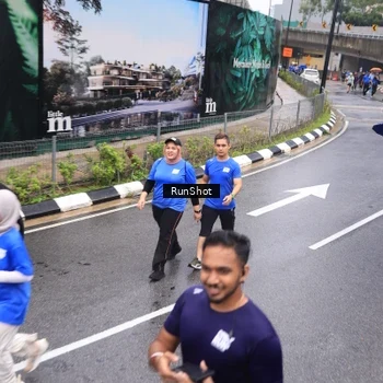 Runner Photo 7946182