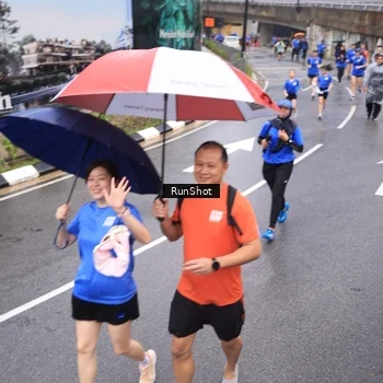 Runner Photo 7946200