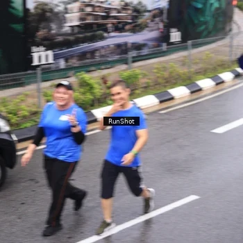 Runner Photo 7946215