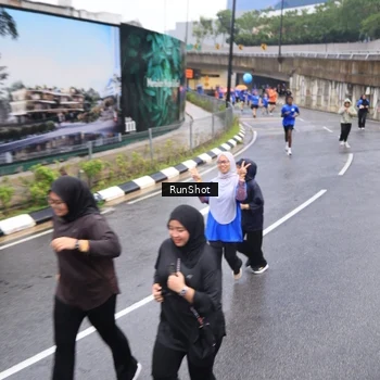 Runner Photo 7946219