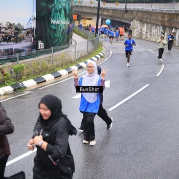 Runner Photo 7946231
