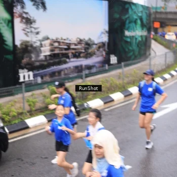 Runner Photo 7946245