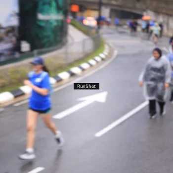 Runner Photo 7946251