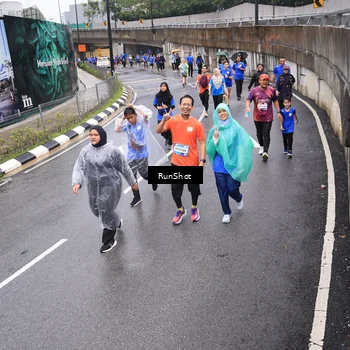 Runner Photo 7946276