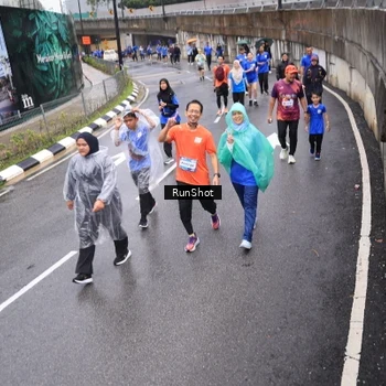 Runner Photo 7946277