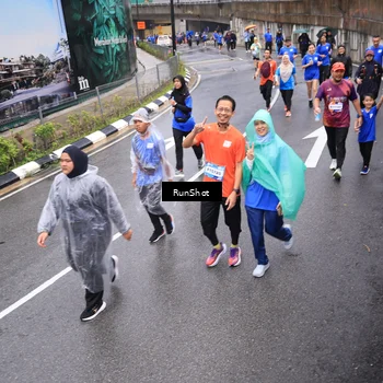 Runner Photo 7946285
