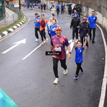Runner Photo 7946302
