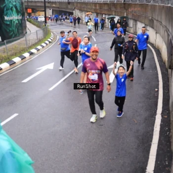 Runner Photo 7946305