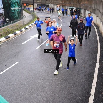 Runner Photo 7946310