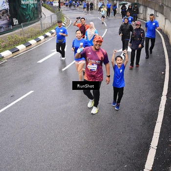 Runner Photo 7946312