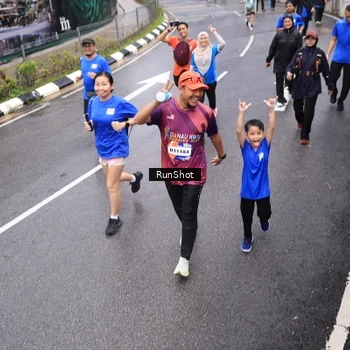 Runner Photo 7946319
