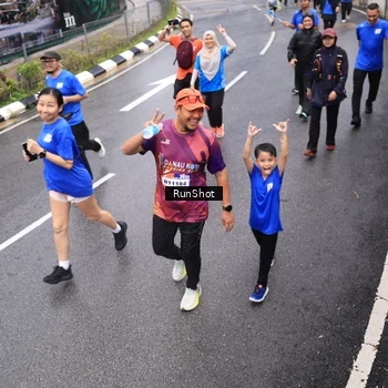 Runner Photo 7946329