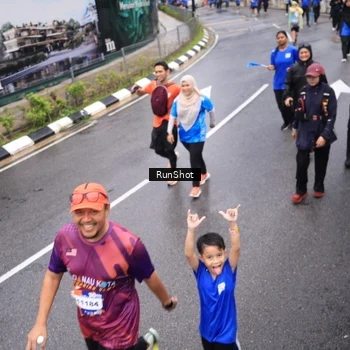 Runner Photo 7946331