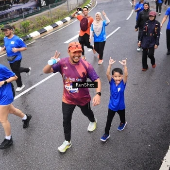 Runner Photo 7946333