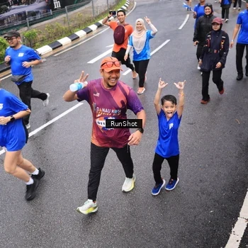 Runner Photo 7946335