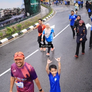 Runner Photo 7946336