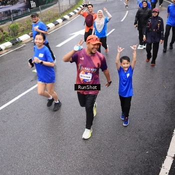 Runner Photo 7946337