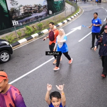 Runner Photo 7946344