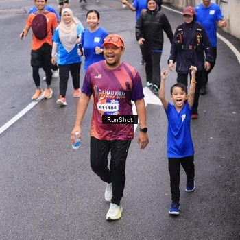 Runner Photo 7946345