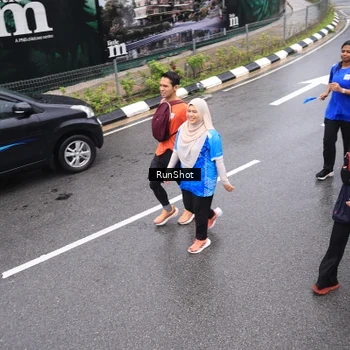 Runner Photo 7946352